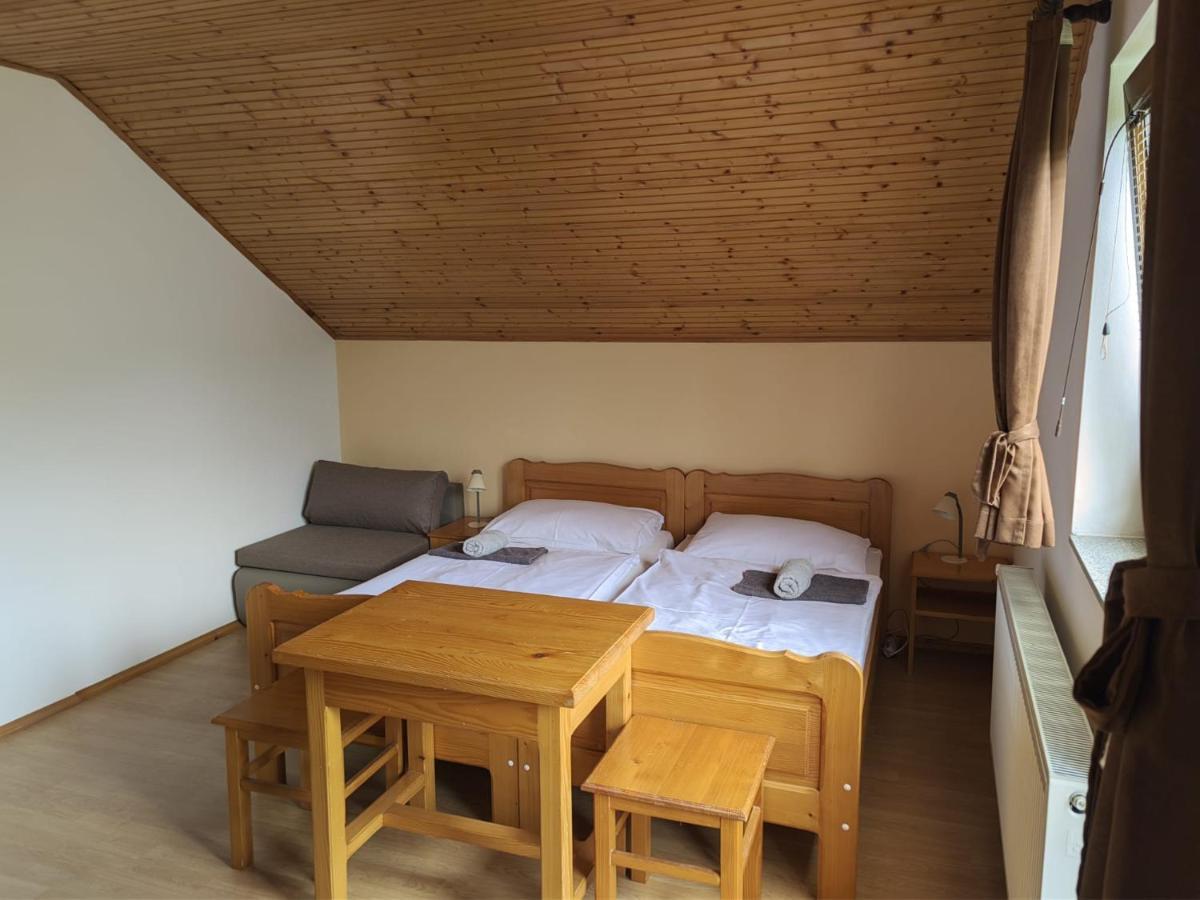 Guesthouse Mirko Hodak Selište Drežničko Exterior foto